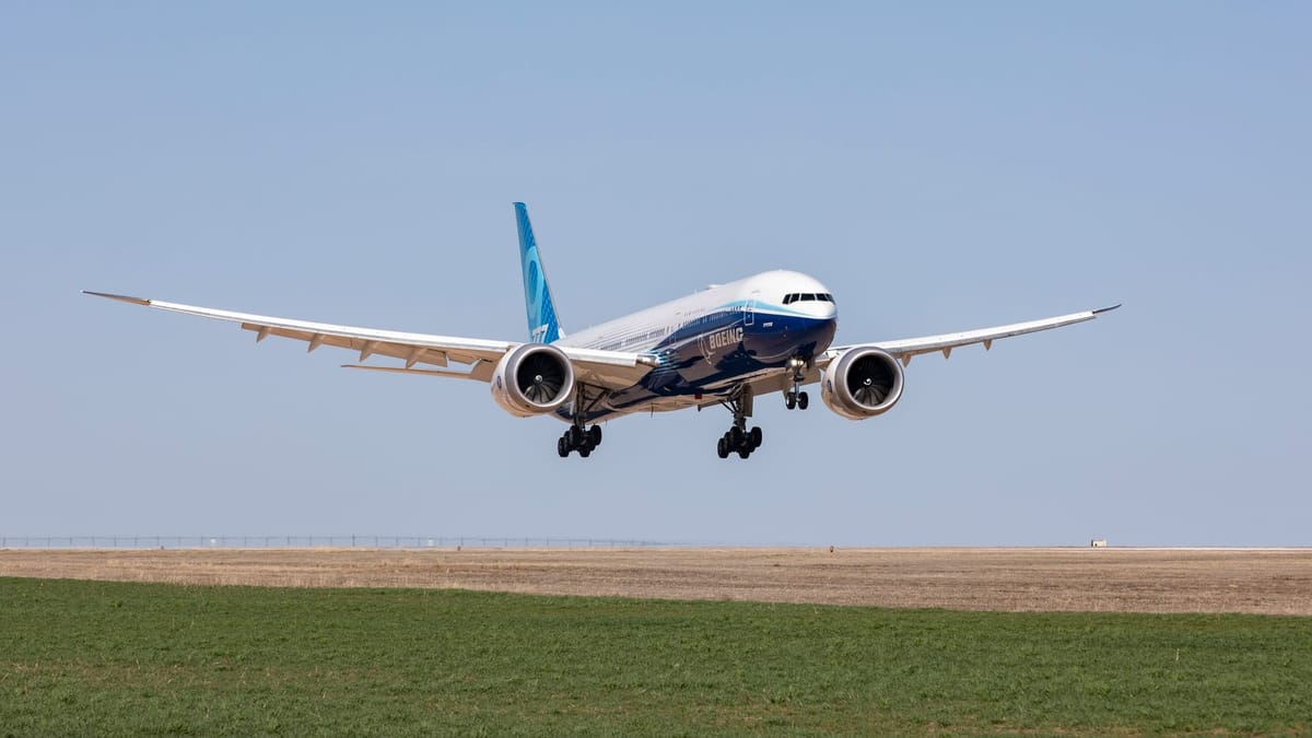 After muted presence in Paris and at Farnborough, Boeing’s 777-9 arrives in Dubai ahead of airshow