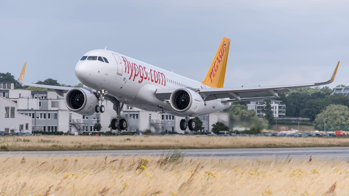 Smartwings snubs LOT, opts for merger with Pegasus Airlines