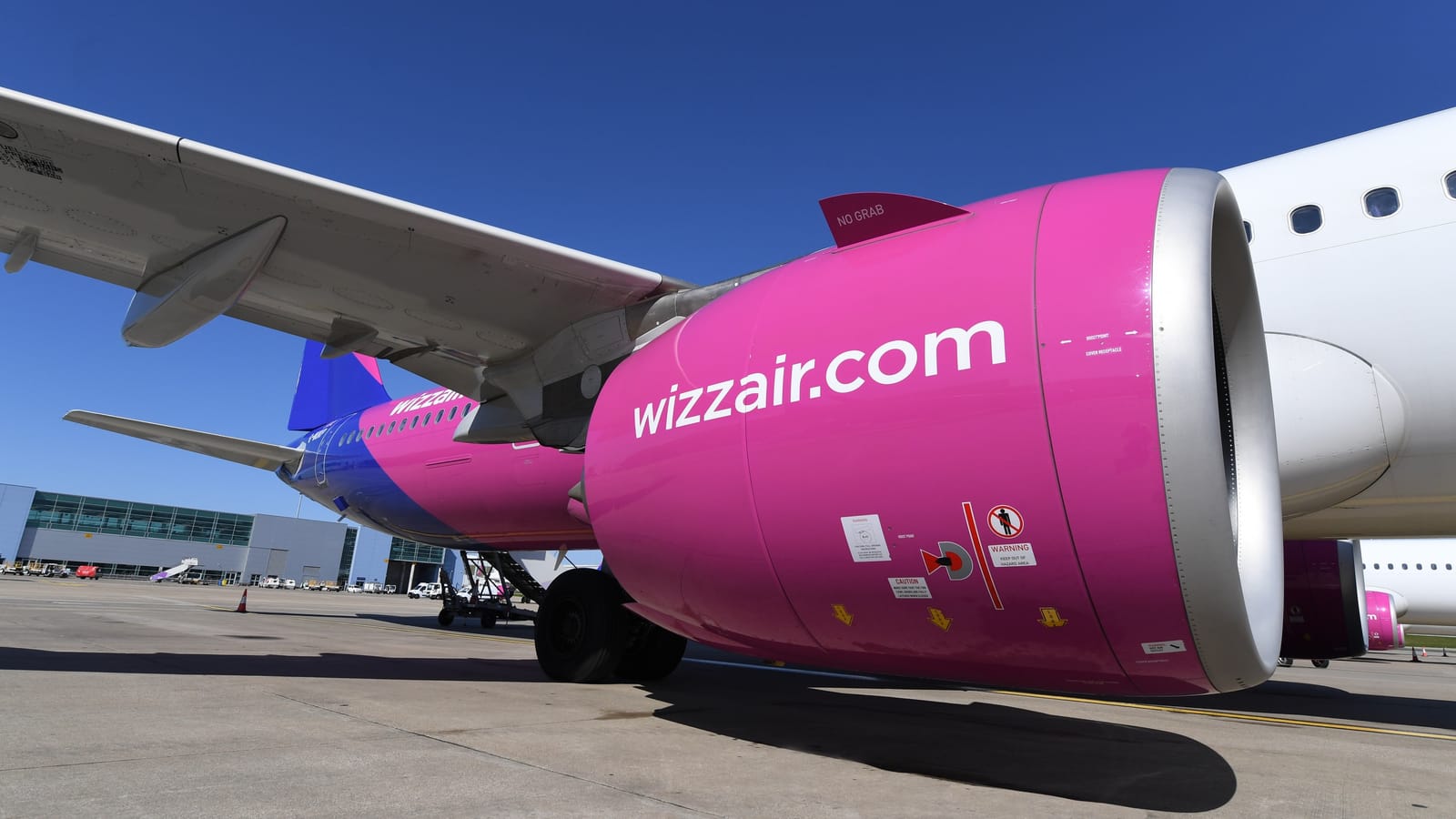 Wizz Air to trial in-flight connectivity, introduces in-seat ordering from passengers’ devices Post feature image