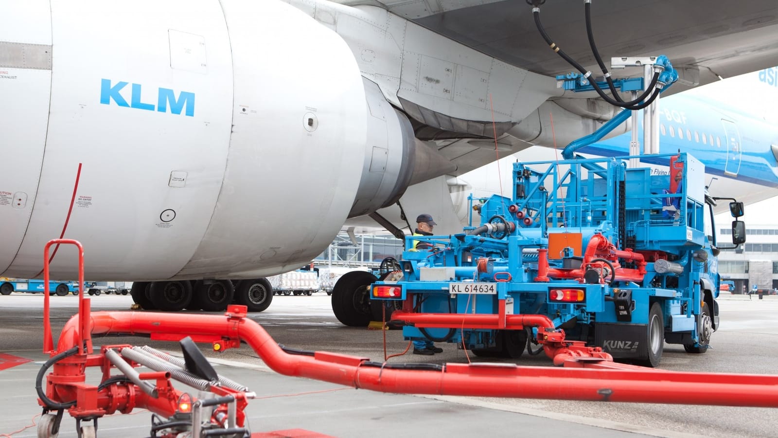 Airlines’ shares suffer double-digit drops as oil prices spike Post feature image