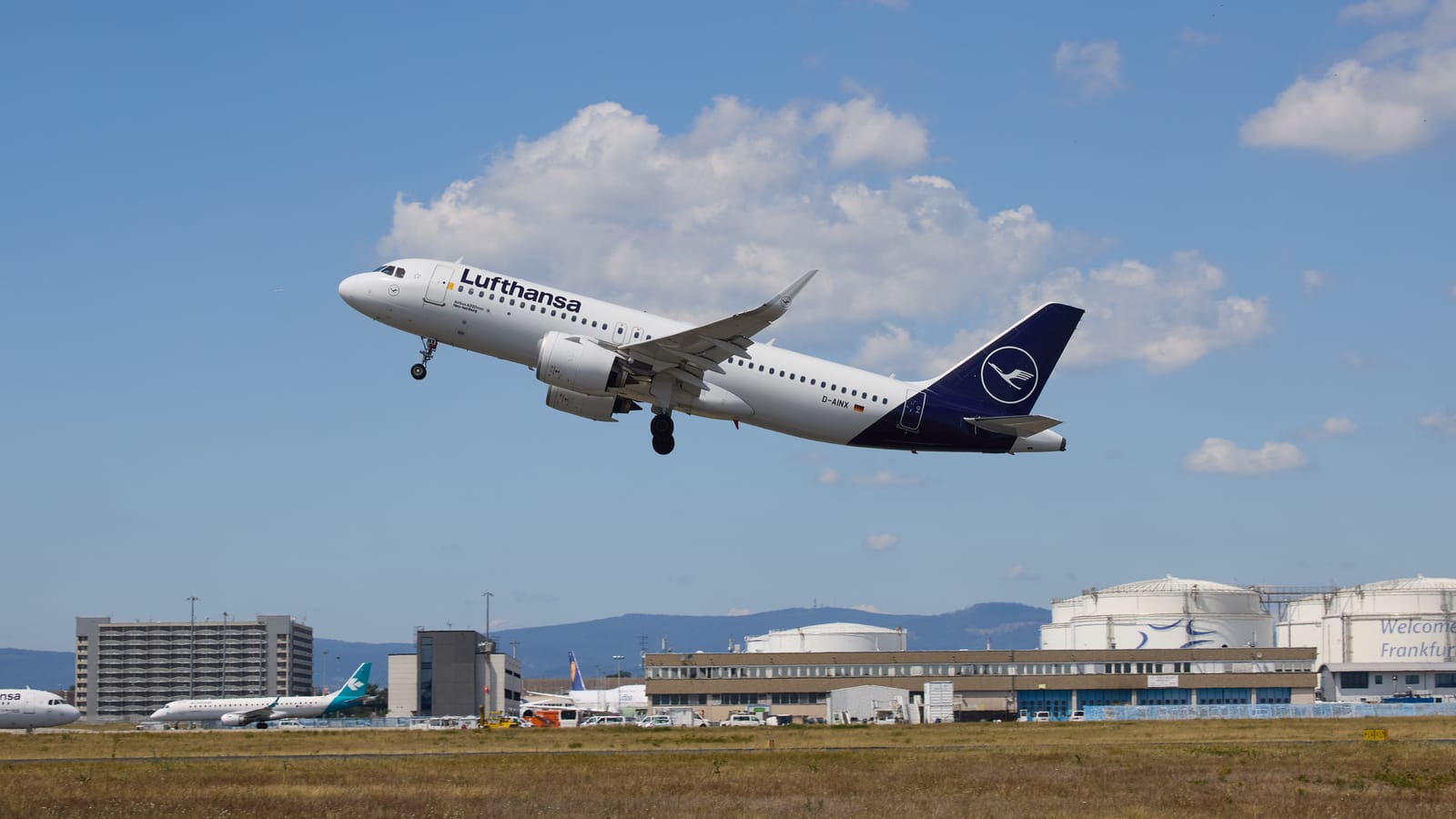 Lufthansa calls pilots’ strike ‘incomprehensible’ amid Iran conflict Post feature image