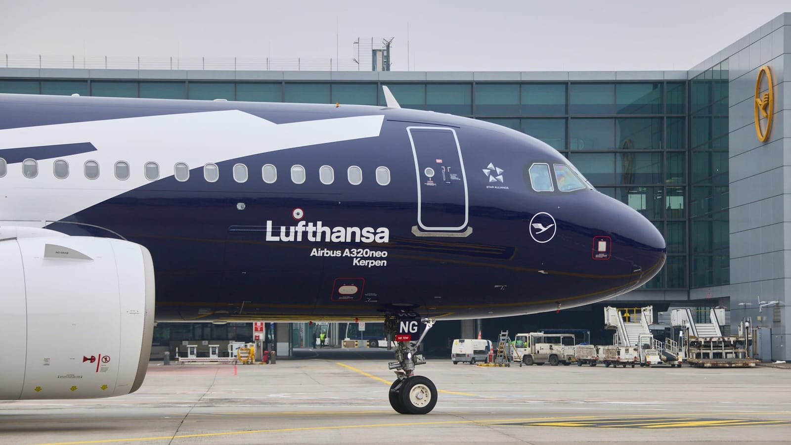 Lufthansa Group lobbies for regulatory competition action against Emirates, Qatar Airways, and other ME carriers Post feature image