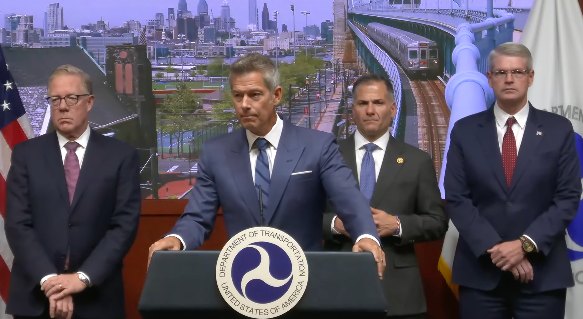 USDOT’s Duffy says ‘no funds’ to pay air traffic controllers amid shutdown Post image