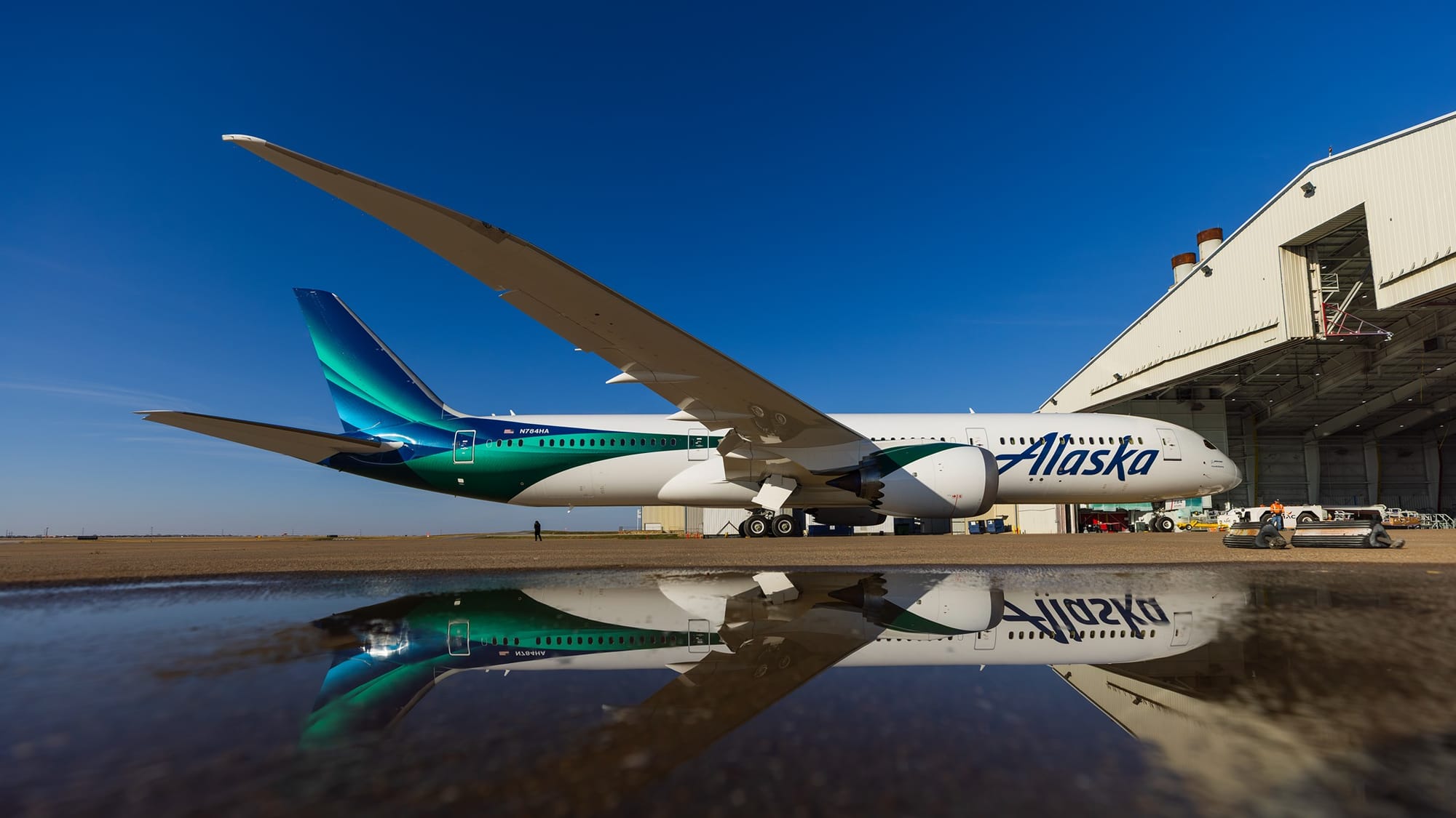 Alaska Airlines’ strong demand challenged by external events in Q1, downgrades quarterly outlook Post image