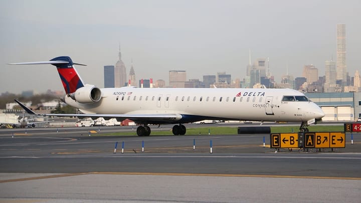 One injured as two Delta CRJ900s collide at New York LaGuardia Airport